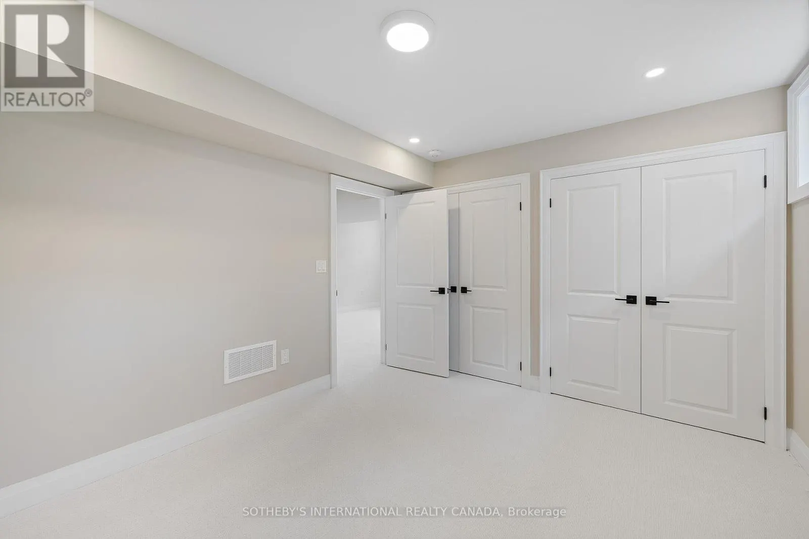 514 MARKAY COMMON