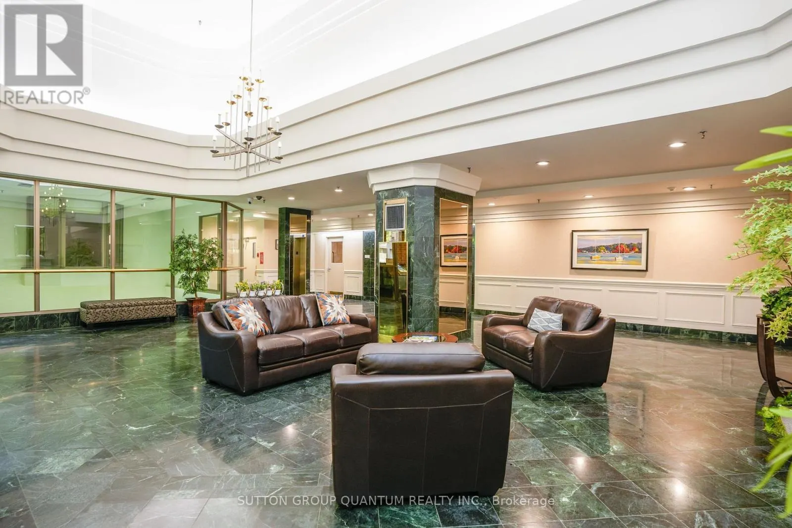 1008 - 1271 WALDEN CIRCLE