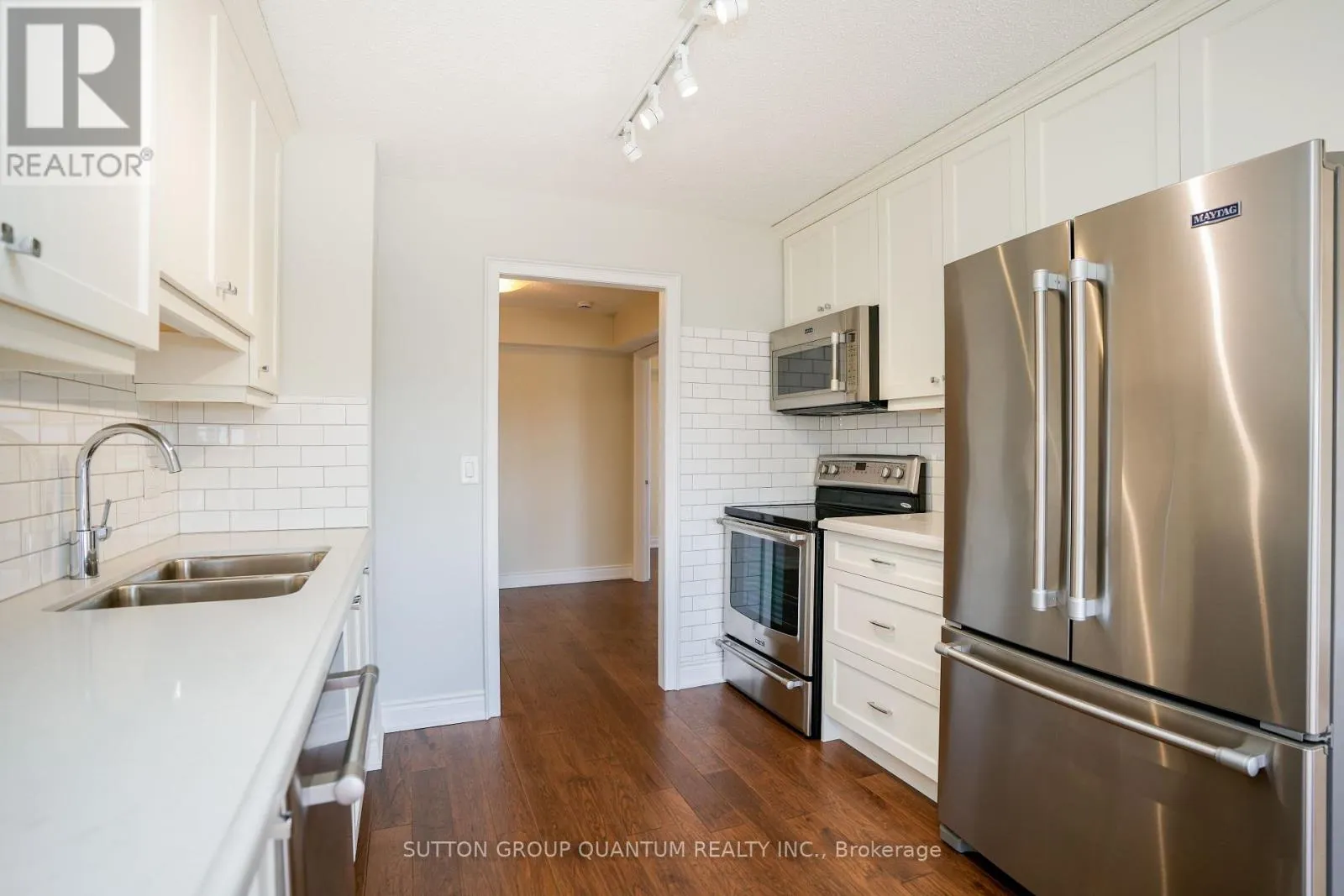 1008 - 1271 WALDEN CIRCLE