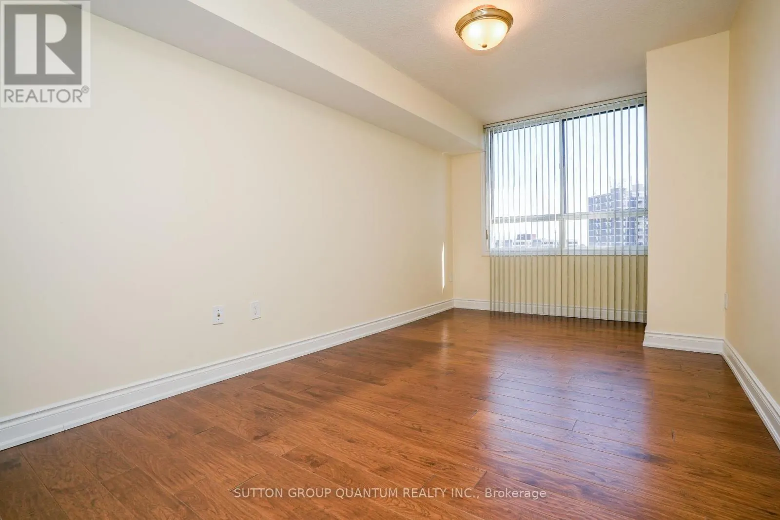 1008 - 1271 WALDEN CIRCLE