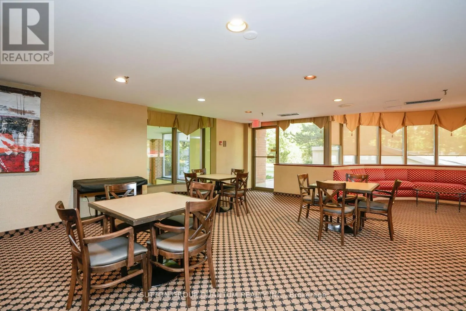 1008 - 1271 WALDEN CIRCLE