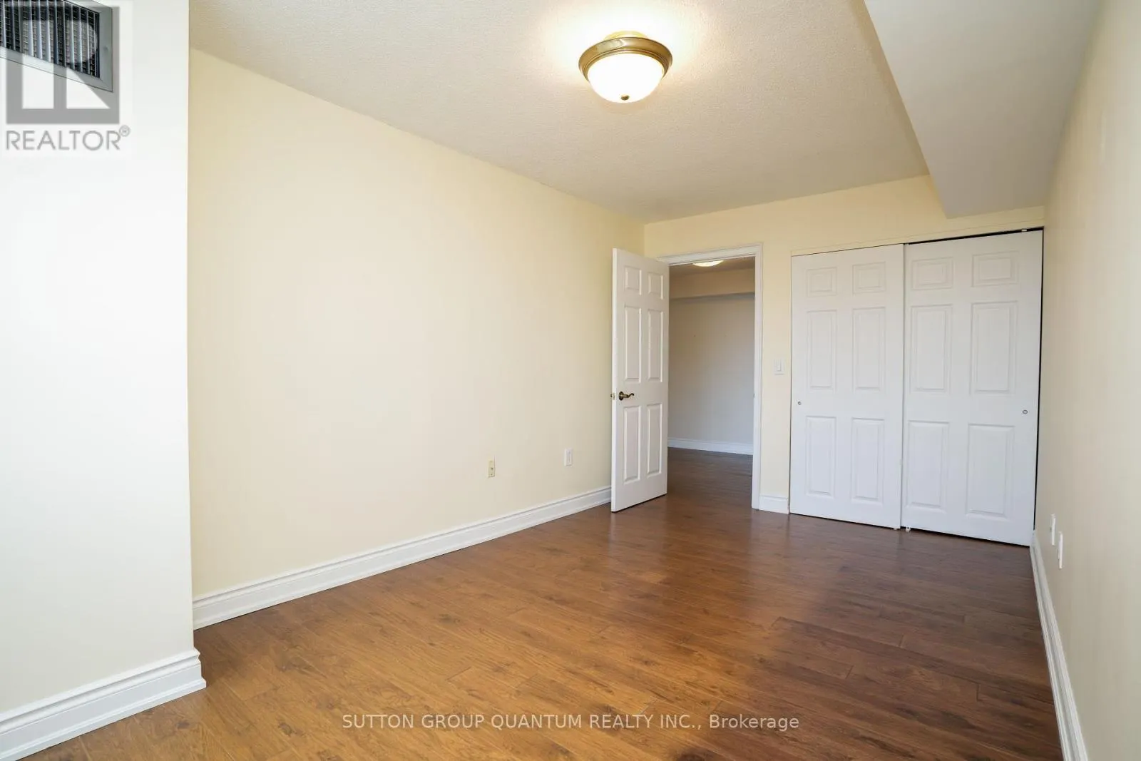 1008 - 1271 WALDEN CIRCLE