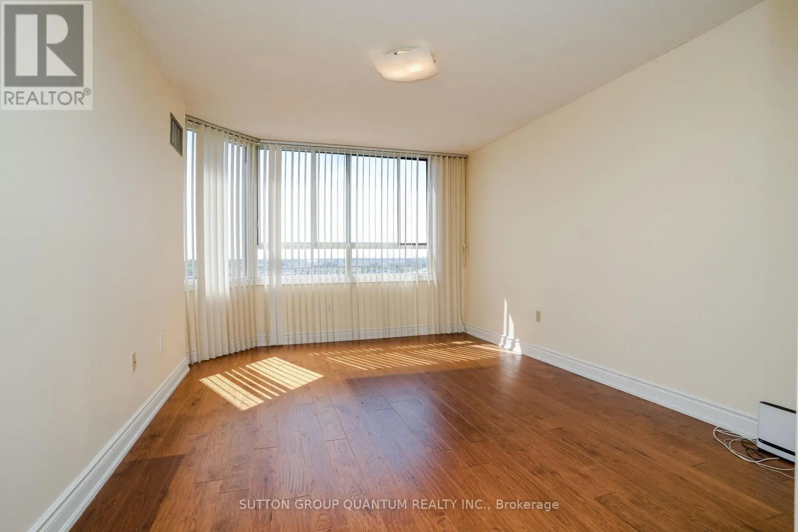 1008 - 1271 WALDEN CIRCLE