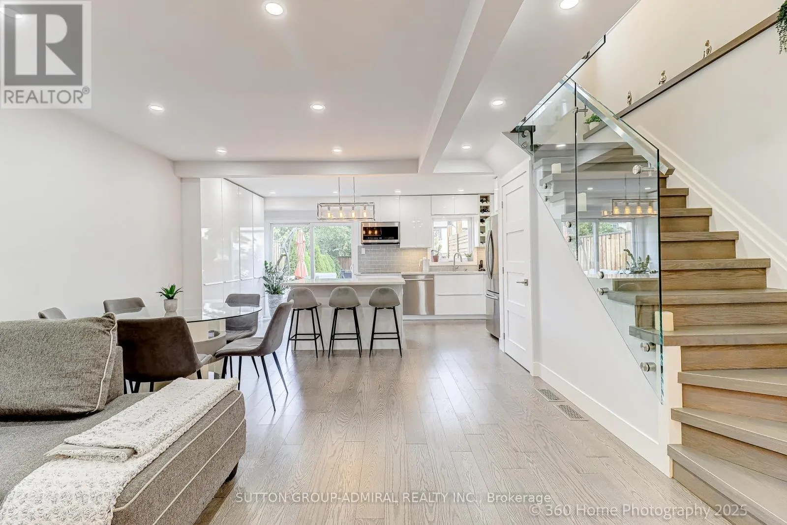 709 GREYCEDAR CRESCENT