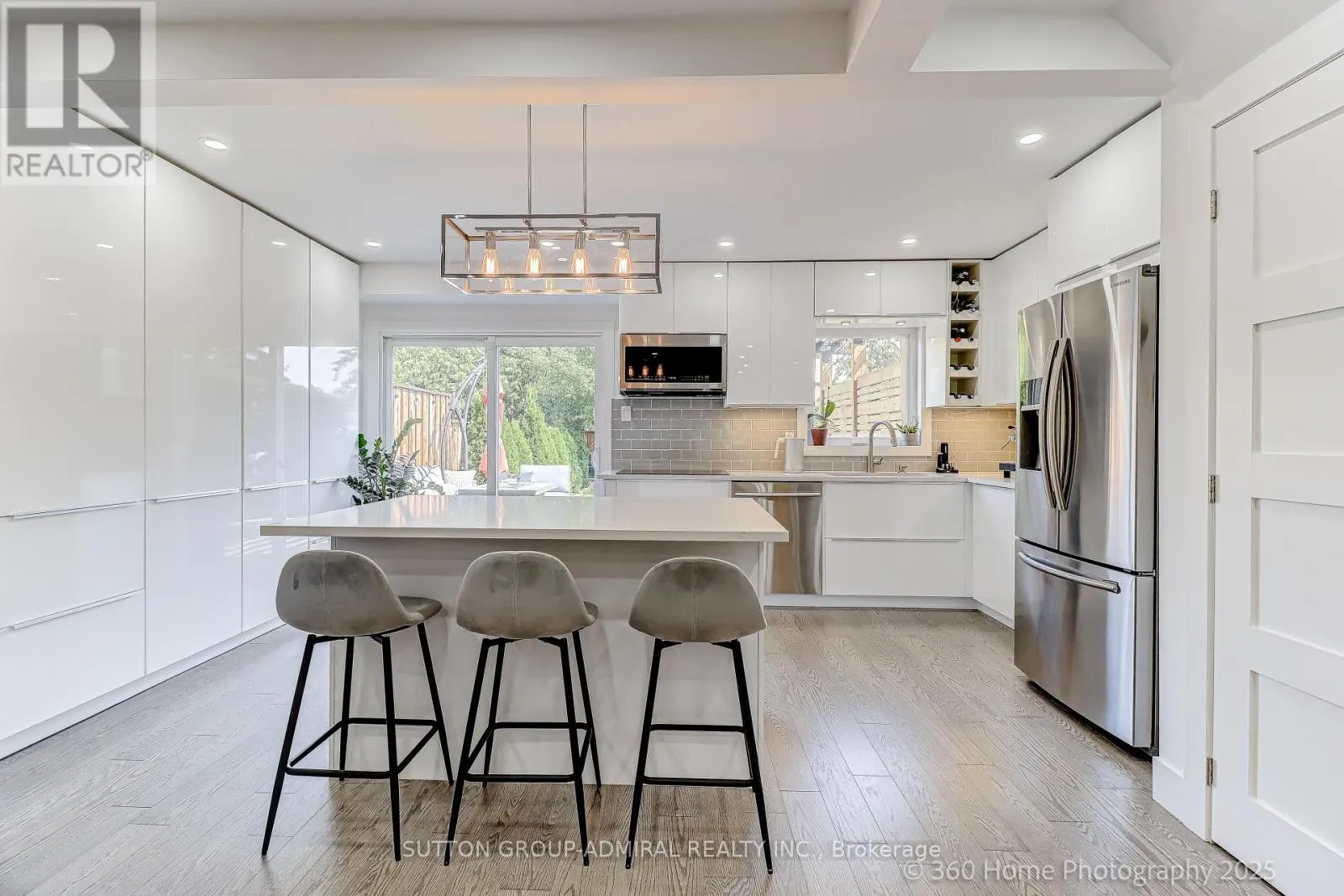 709 GREYCEDAR CRESCENT