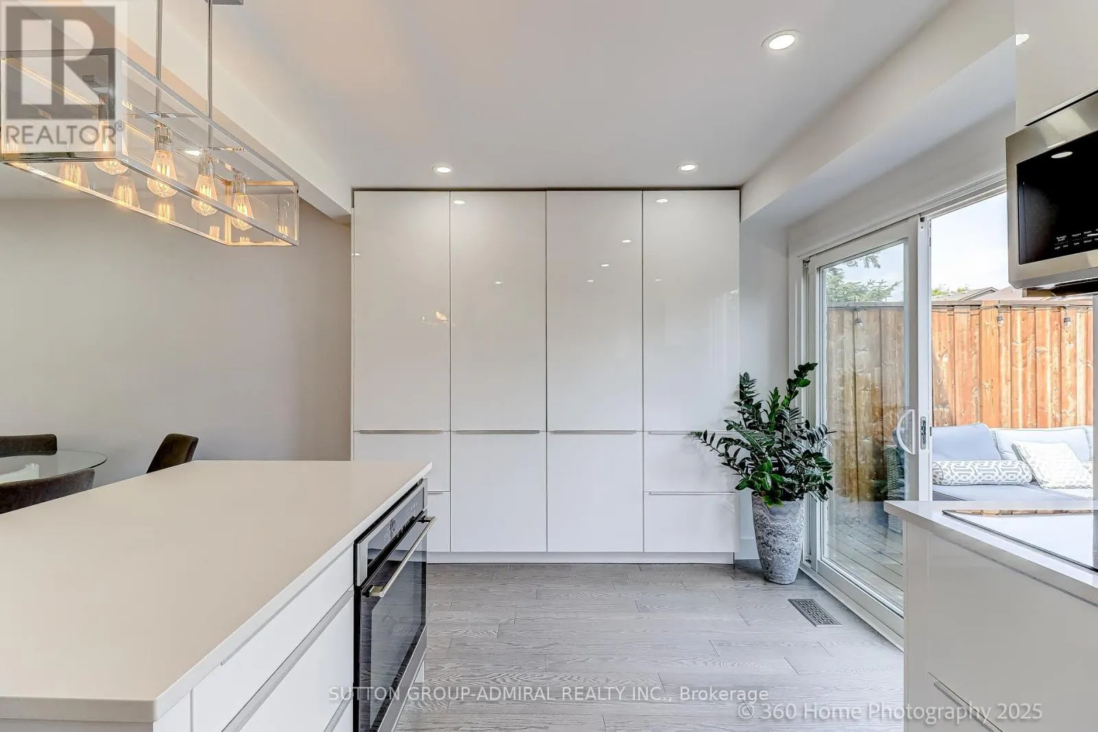 709 GREYCEDAR CRESCENT