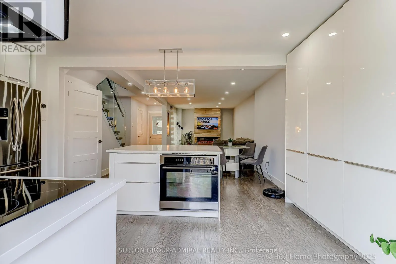 709 GREYCEDAR CRESCENT
