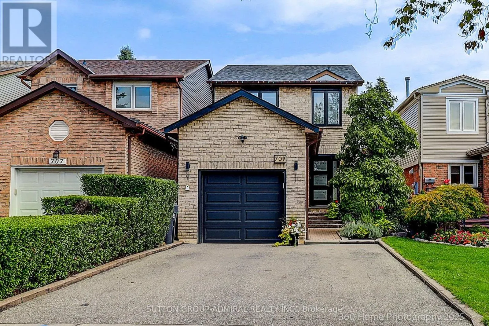 709 GREYCEDAR CRESCENT