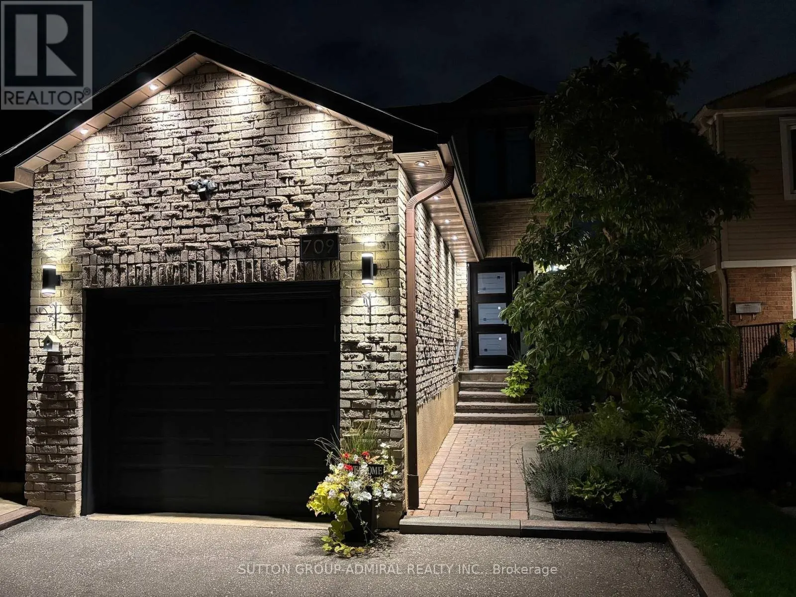 709 GREYCEDAR CRESCENT
