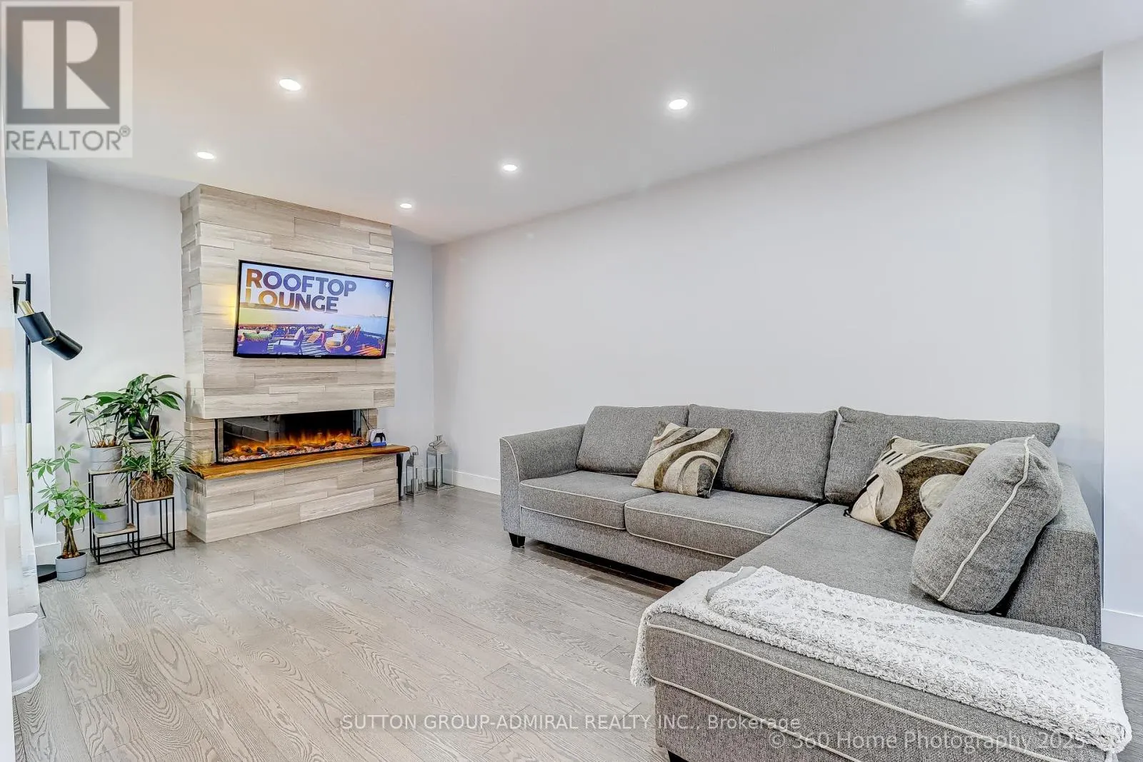 709 GREYCEDAR CRESCENT
