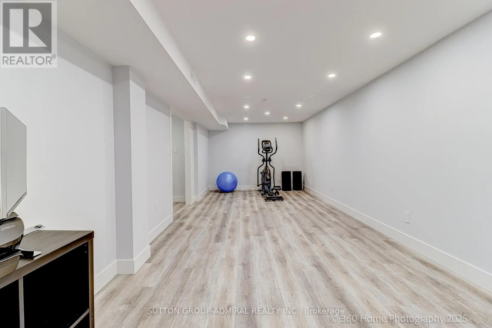 709 GREYCEDAR CRESCENT