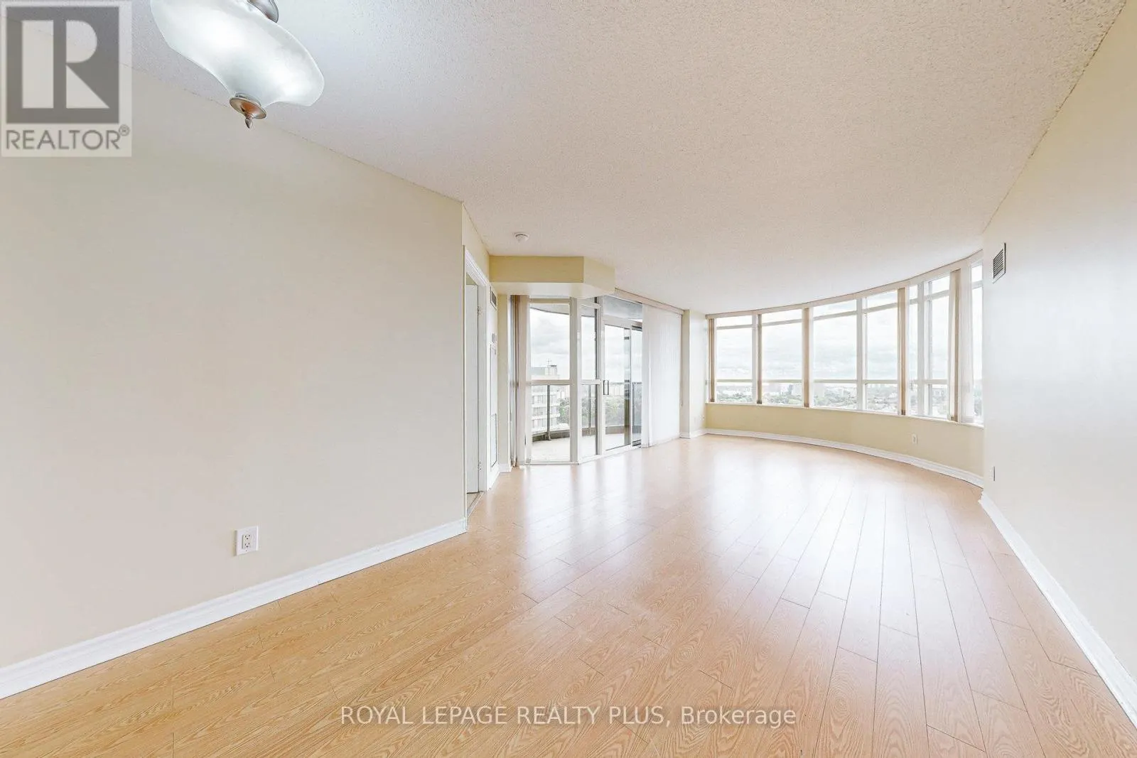 1611 - 3880 DUKE OF YORK BOULEVARD