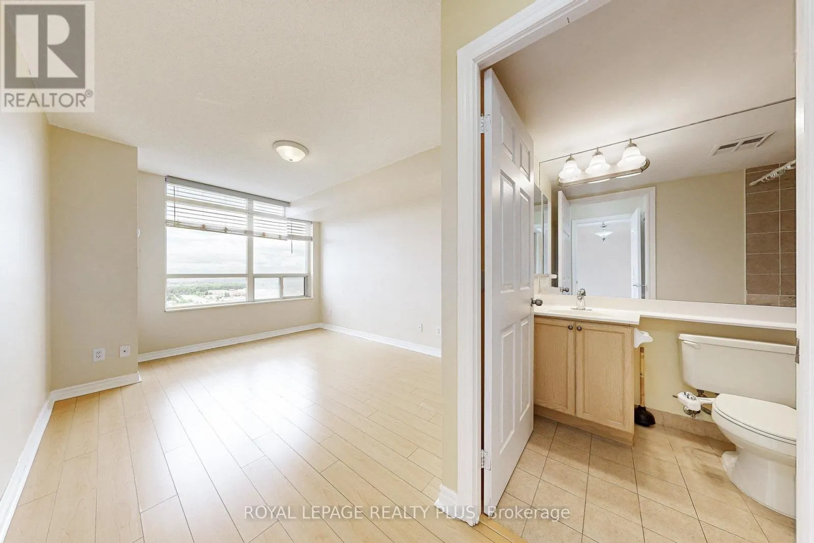 1611 - 3880 DUKE OF YORK BOULEVARD