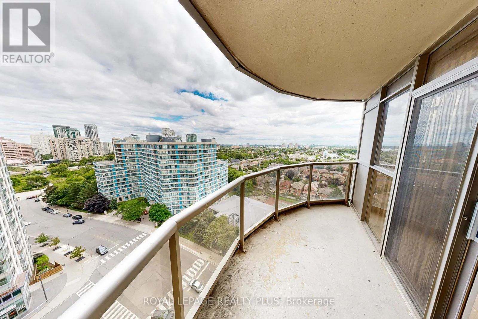 1611 - 3880 DUKE OF YORK BOULEVARD