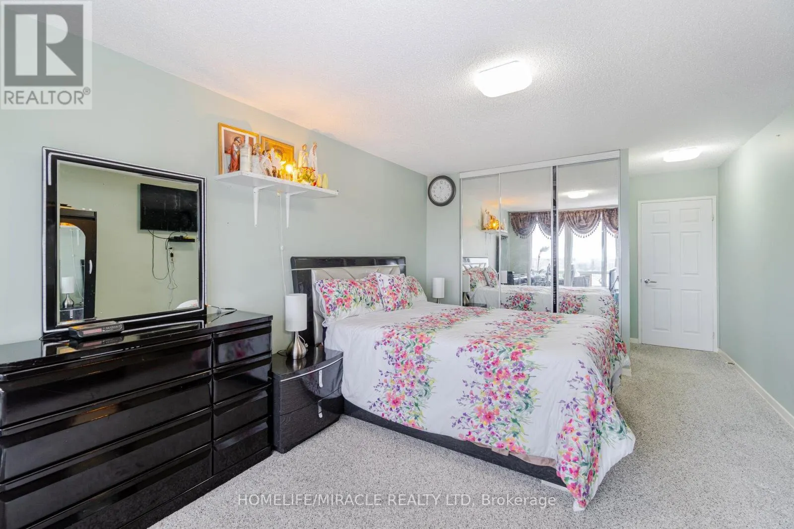 1705 - 26 HANOVER ROAD
