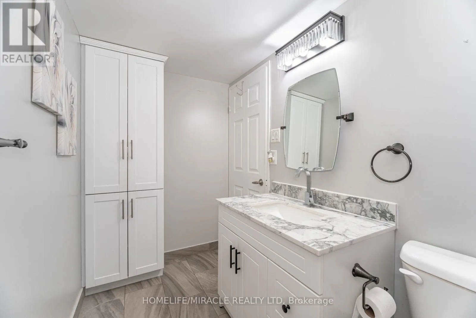 1705 - 26 HANOVER ROAD