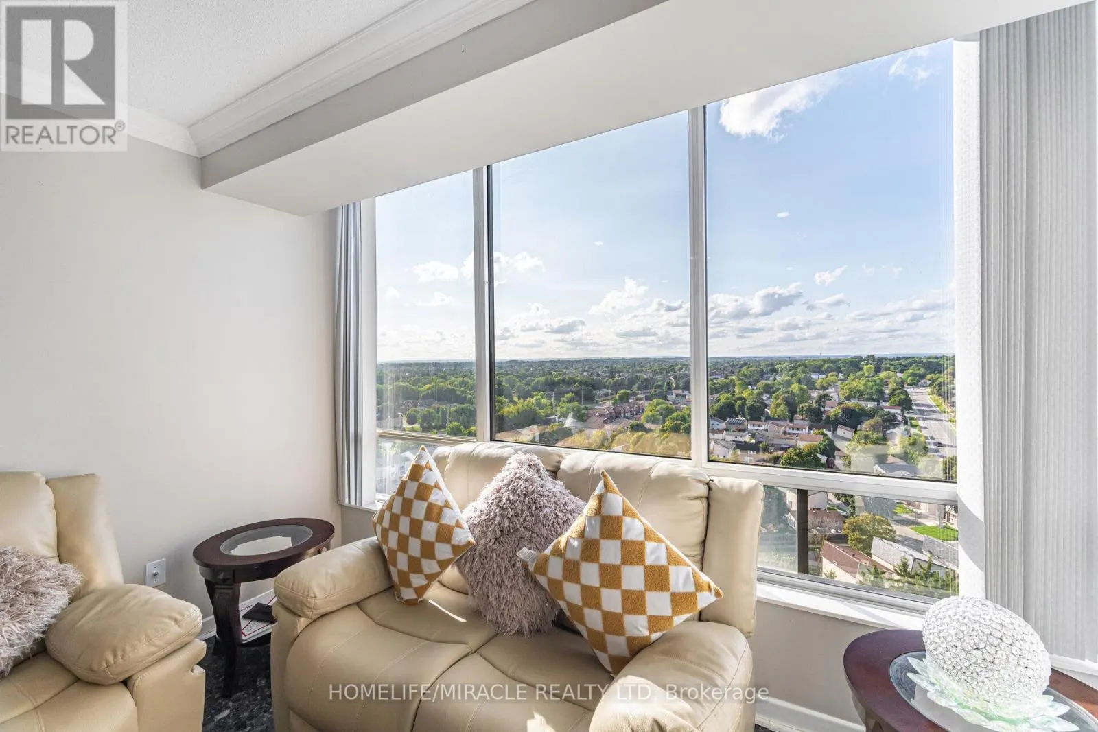 1705 - 26 HANOVER ROAD