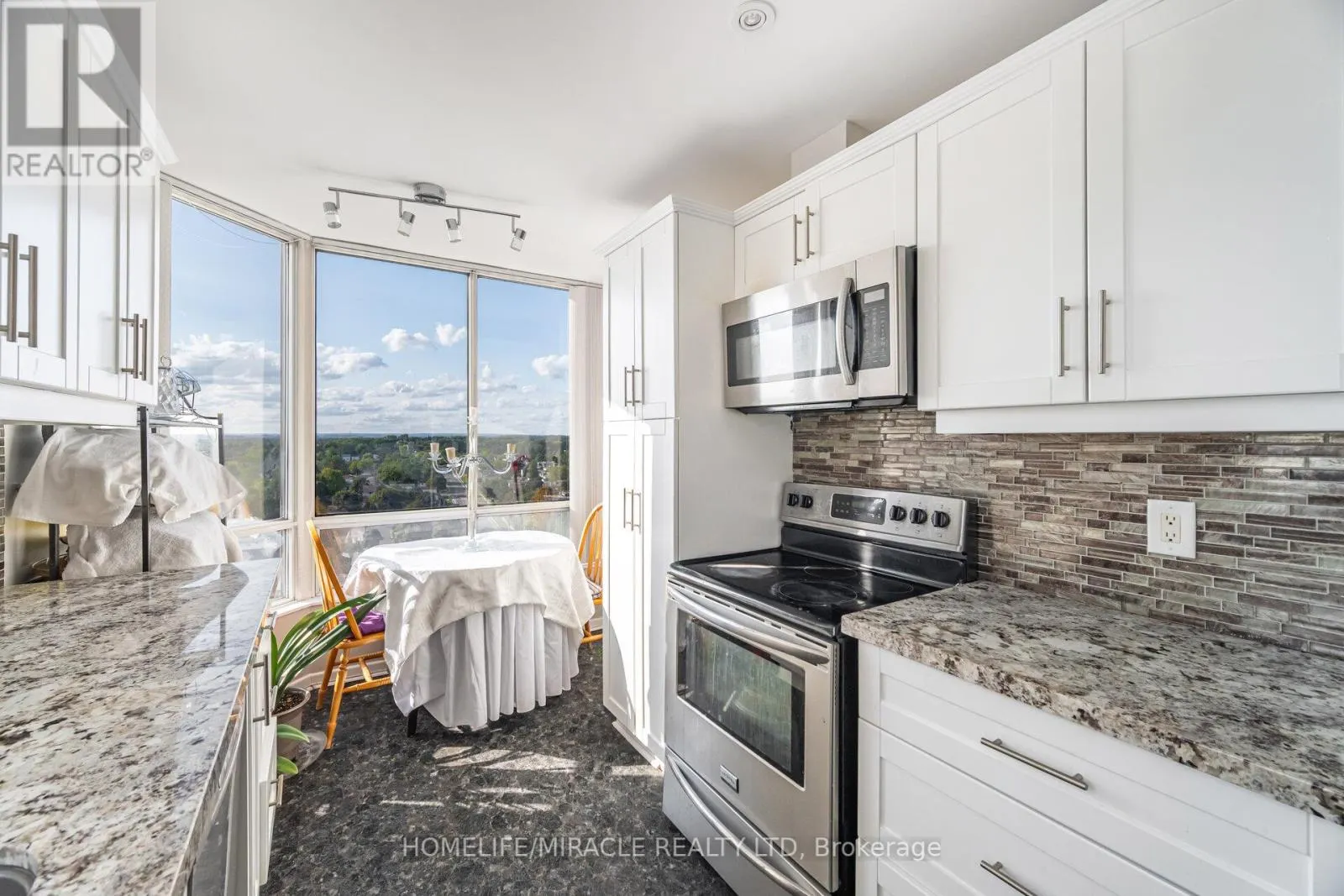 1705 - 26 HANOVER ROAD