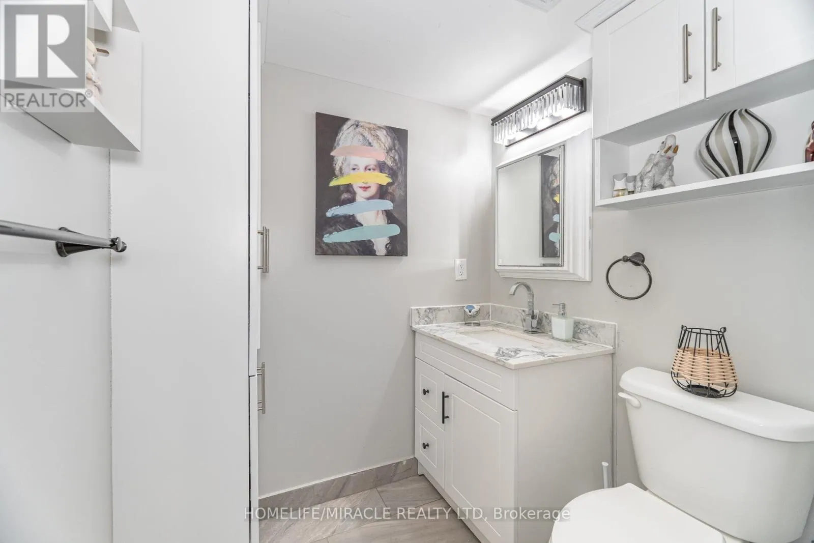 1705 - 26 HANOVER ROAD
