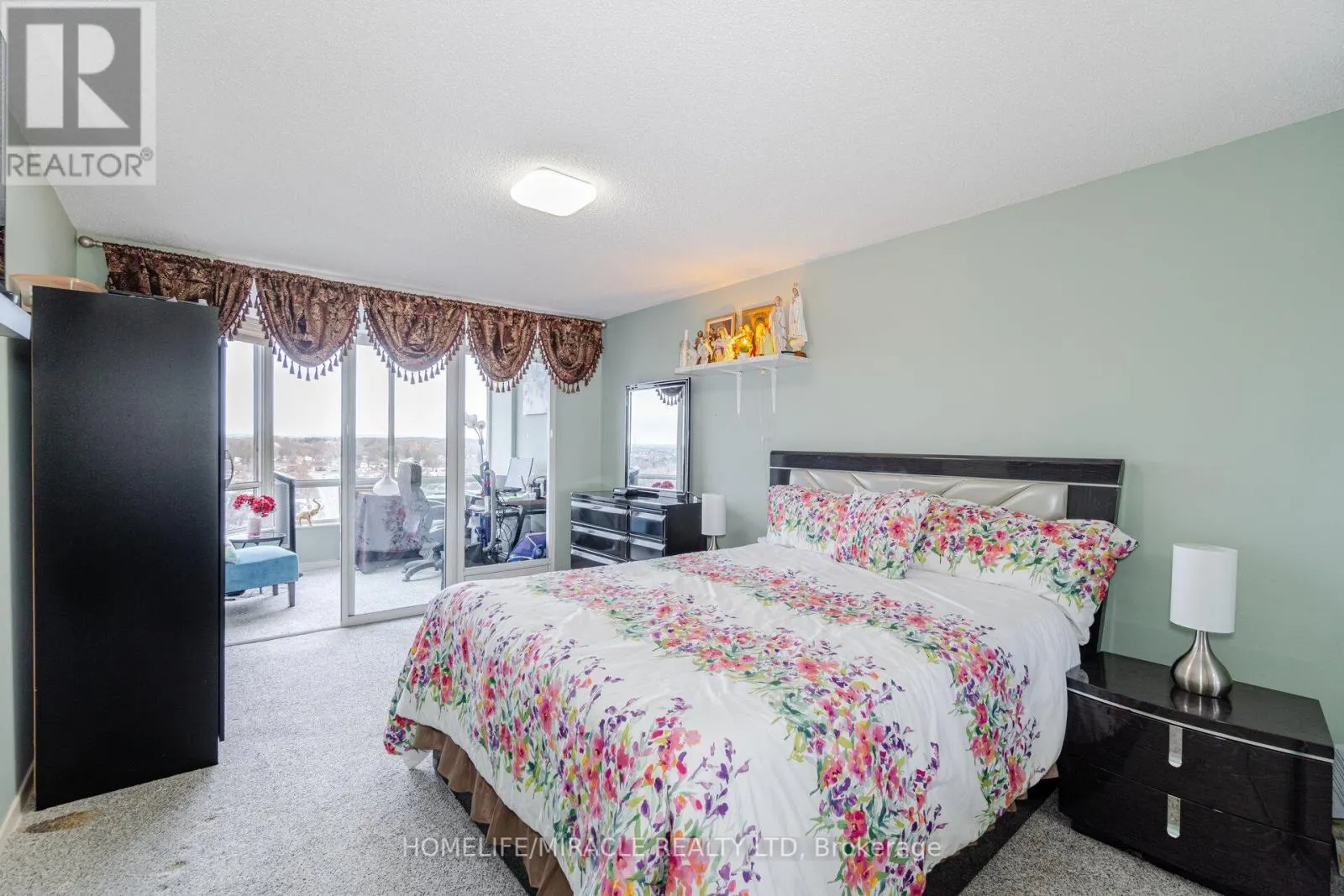 1705 - 26 HANOVER ROAD