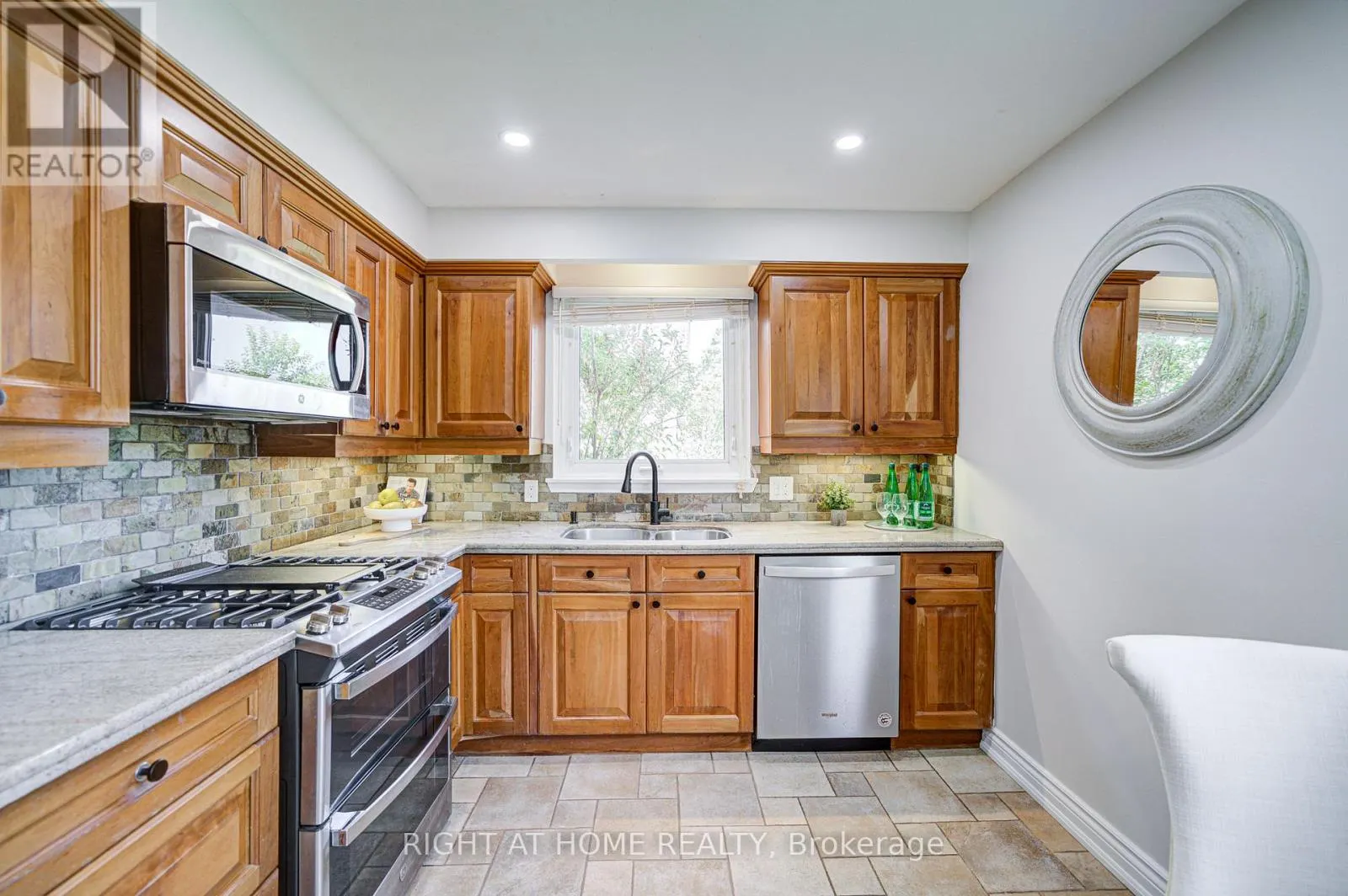 2674 CONSTABLE ROAD