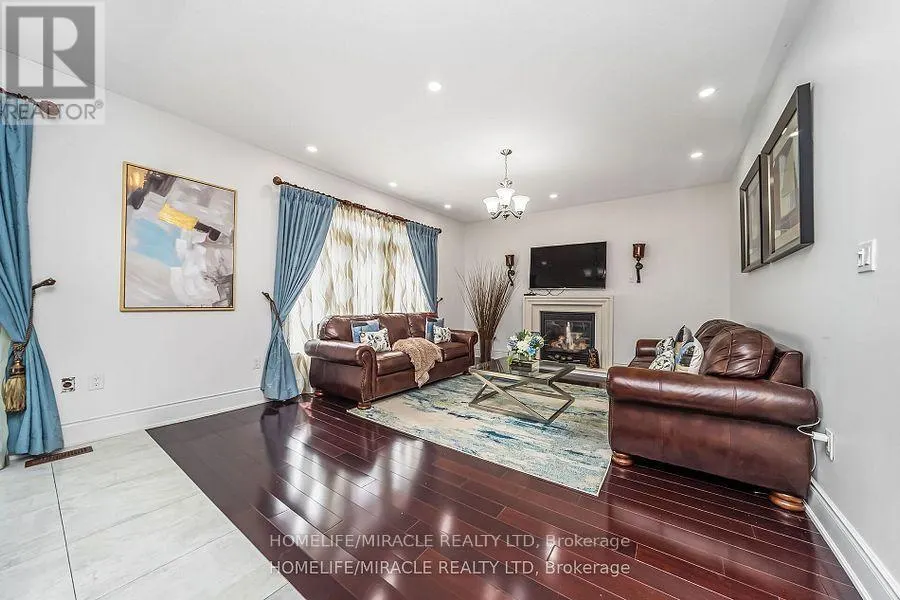 6 CURRANT ROAD
