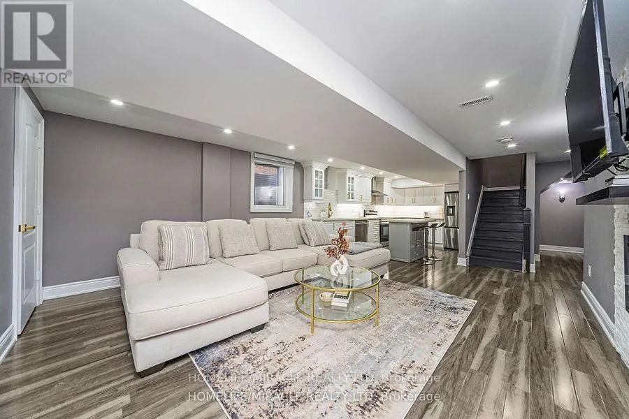 6 CURRANT ROAD