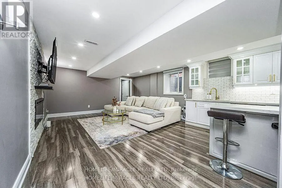 6 CURRANT ROAD