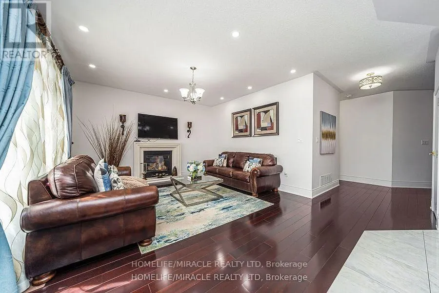 6 CURRANT ROAD