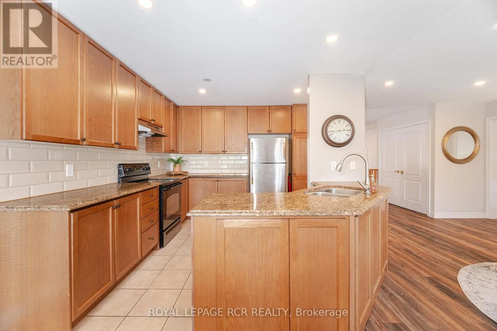 21 SEASHELL PLACE