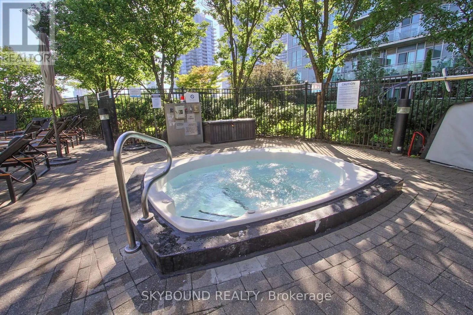 2723 - 165 LEGION ROAD N