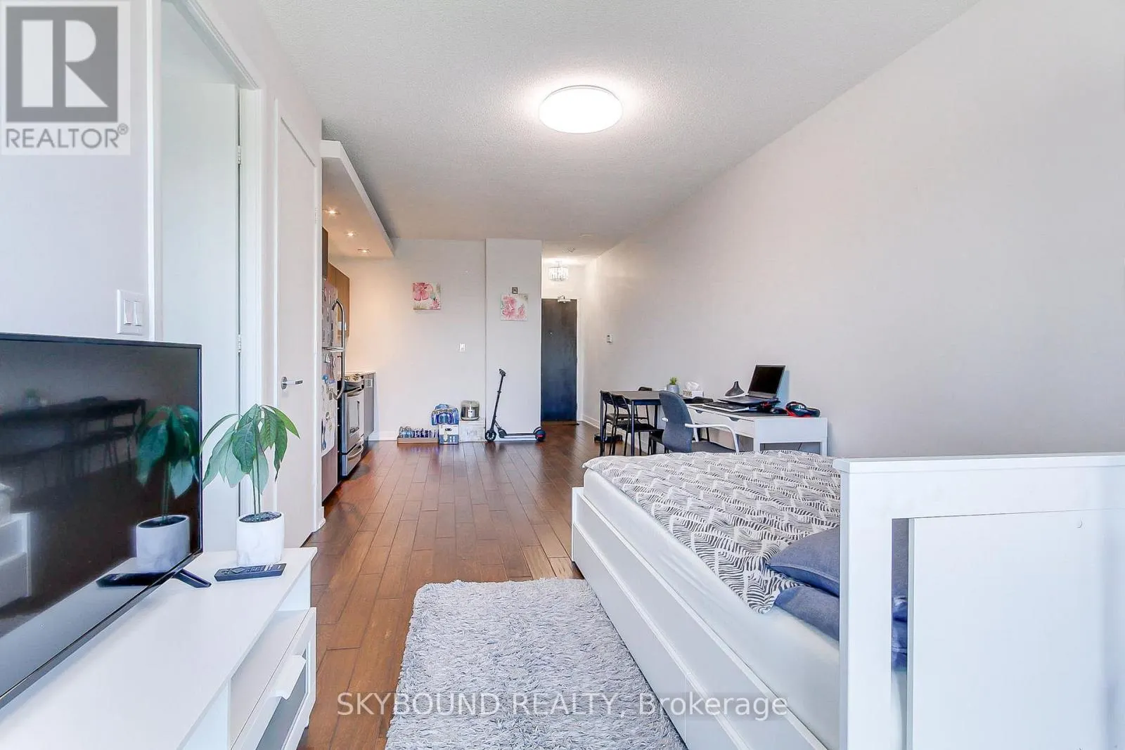 2723 - 165 LEGION ROAD N