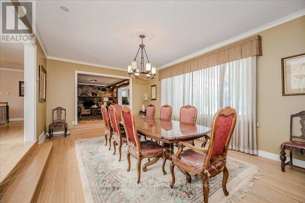 2260 ONEIDA CRESCENT