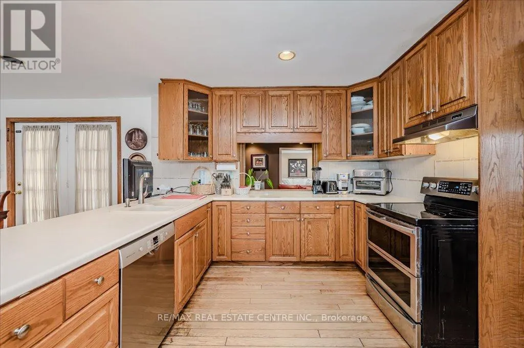 2260 ONEIDA CRESCENT