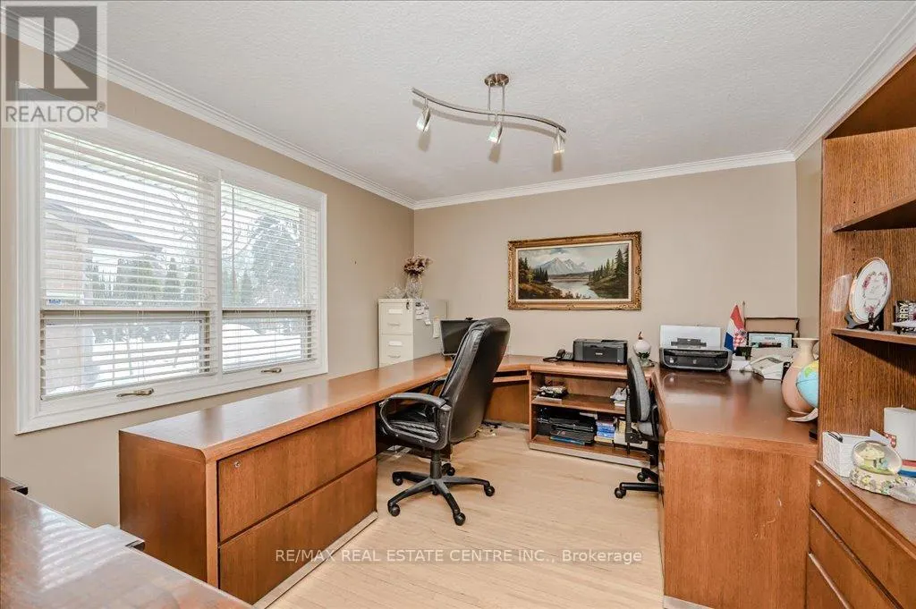 2260 ONEIDA CRESCENT