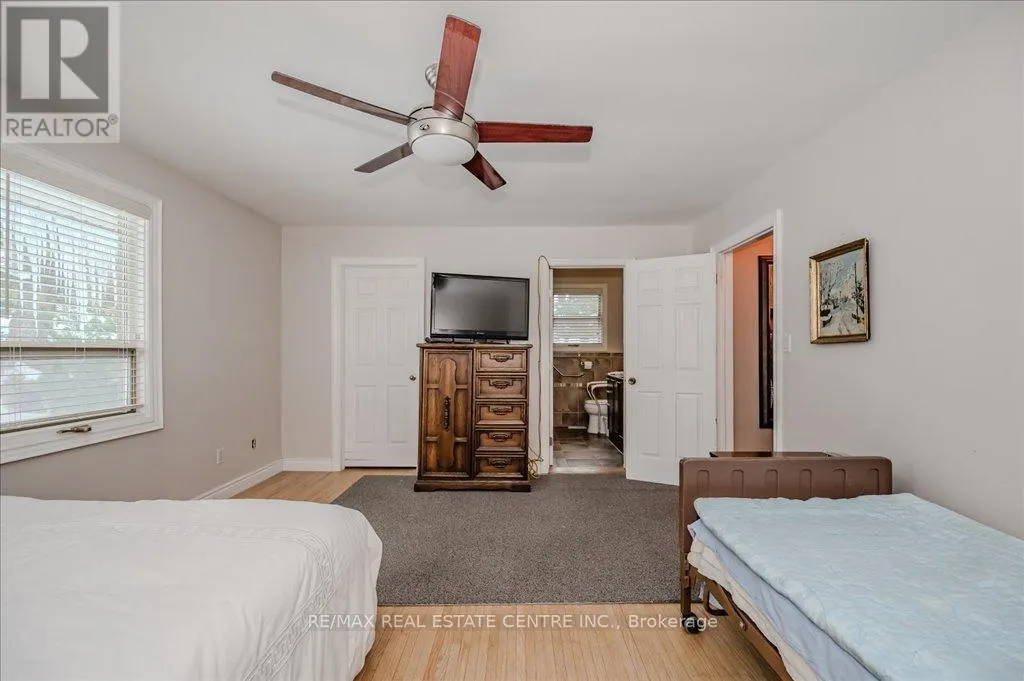 2260 ONEIDA CRESCENT