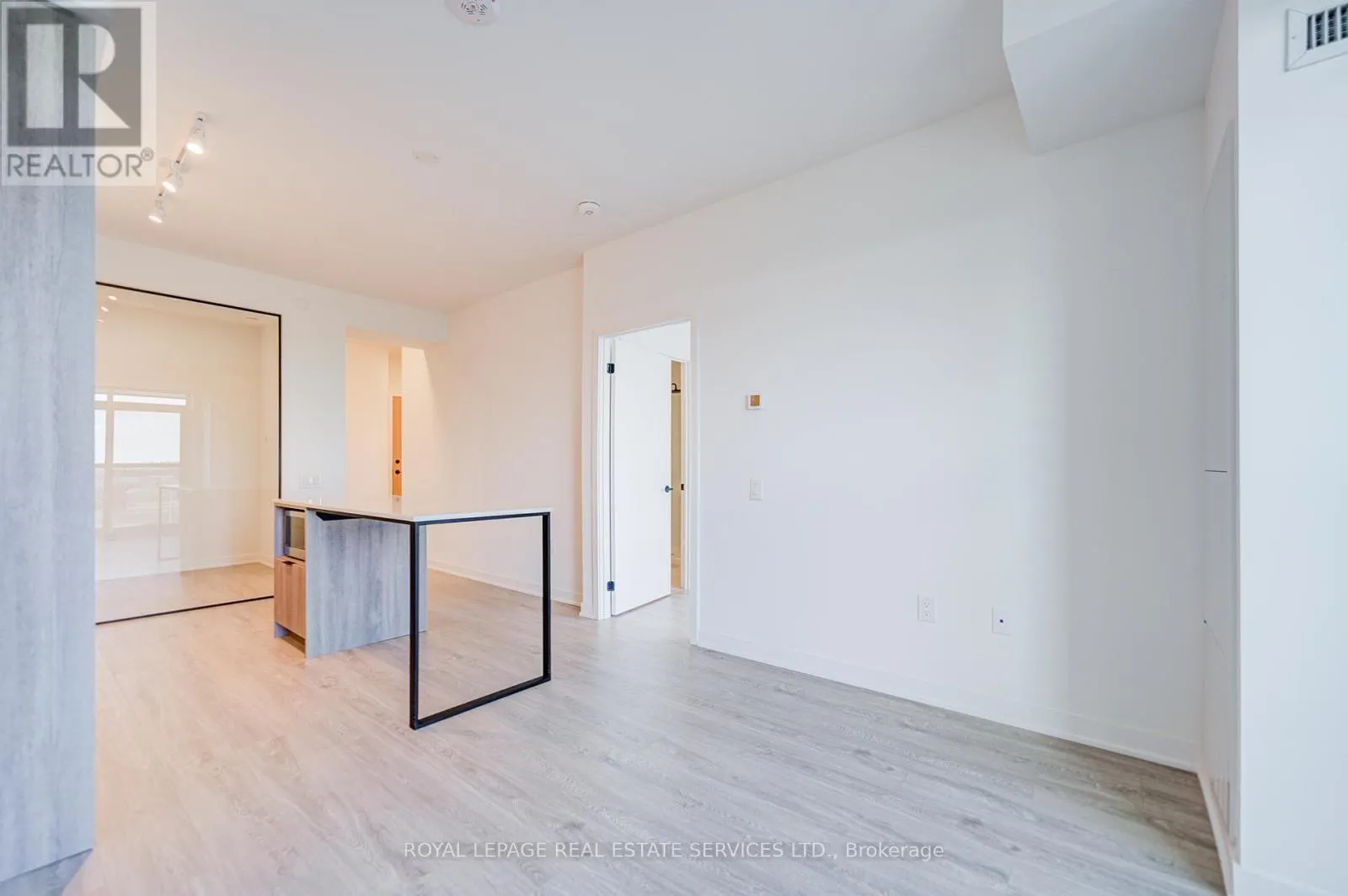 07 - 2495 EGLINTON AVENUE W