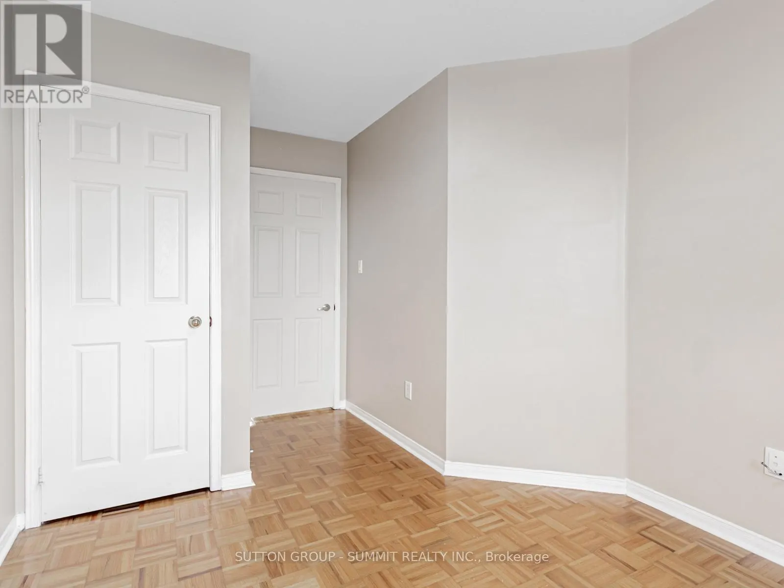 6 - 4950 ALBINA WAY