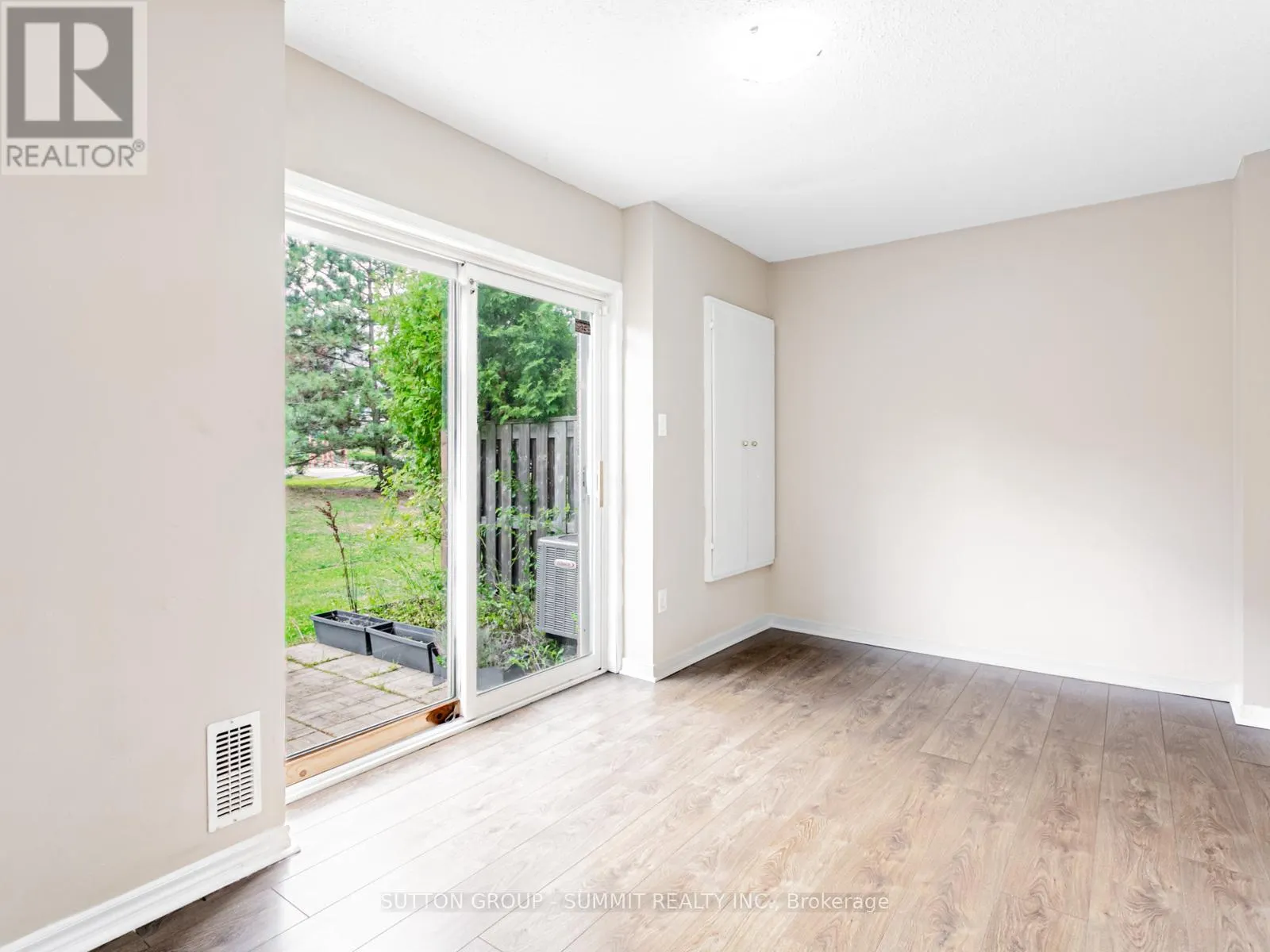 6 - 4950 ALBINA WAY