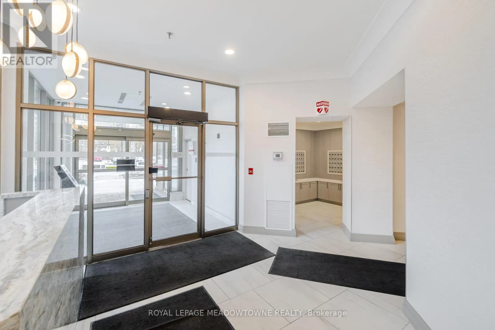 406 - 75 KING STREET E