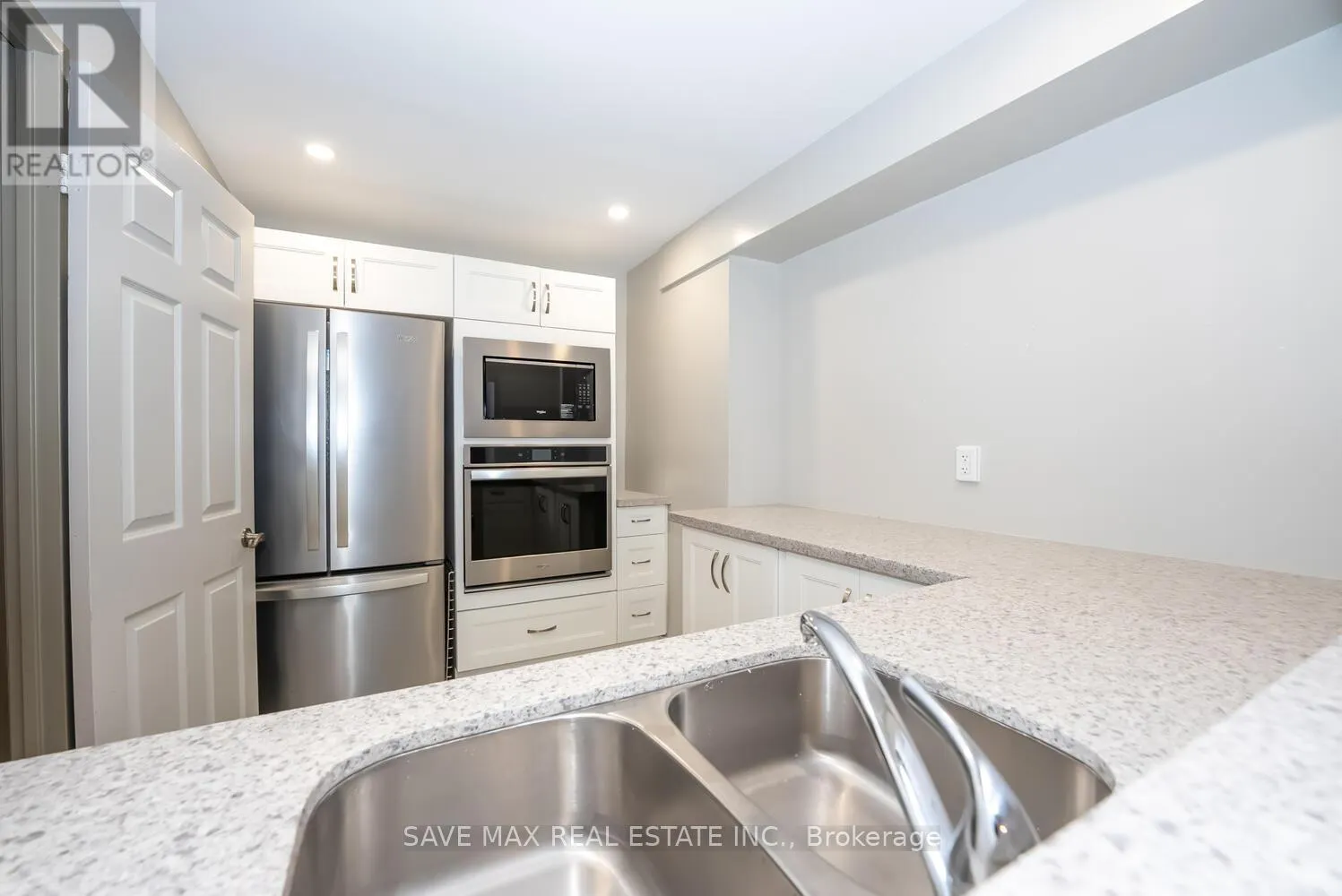 904 - 350 RATHBURN RD ROAD W