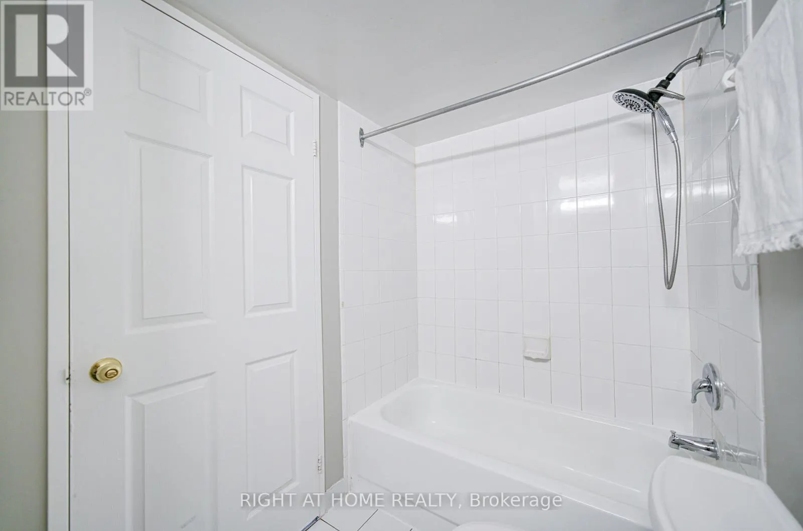 501 - 350 WEBB DRIVE