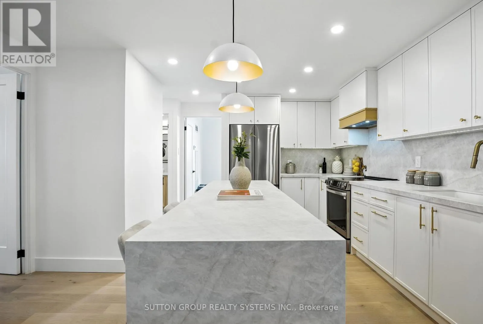 907 - 812 BURNHAMTHORPE ROAD