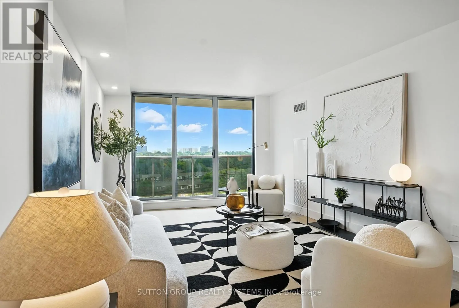 907 - 812 BURNHAMTHORPE ROAD