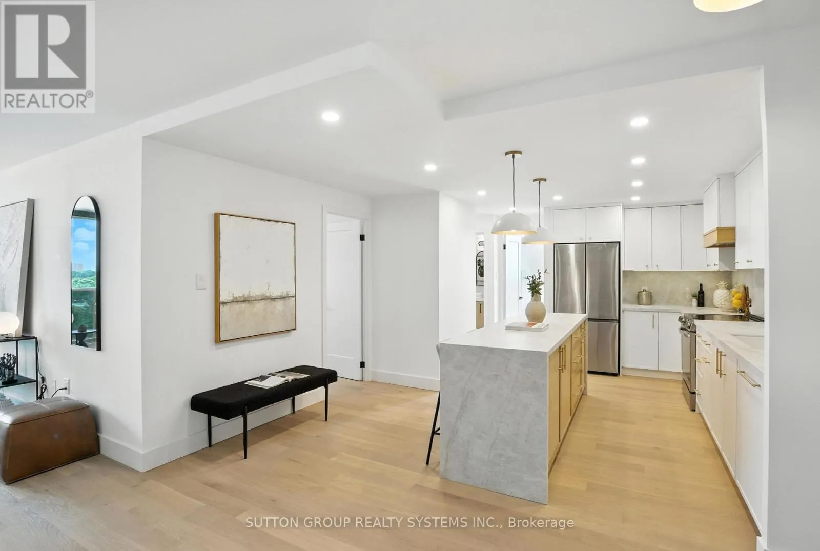 907 - 812 BURNHAMTHORPE ROAD