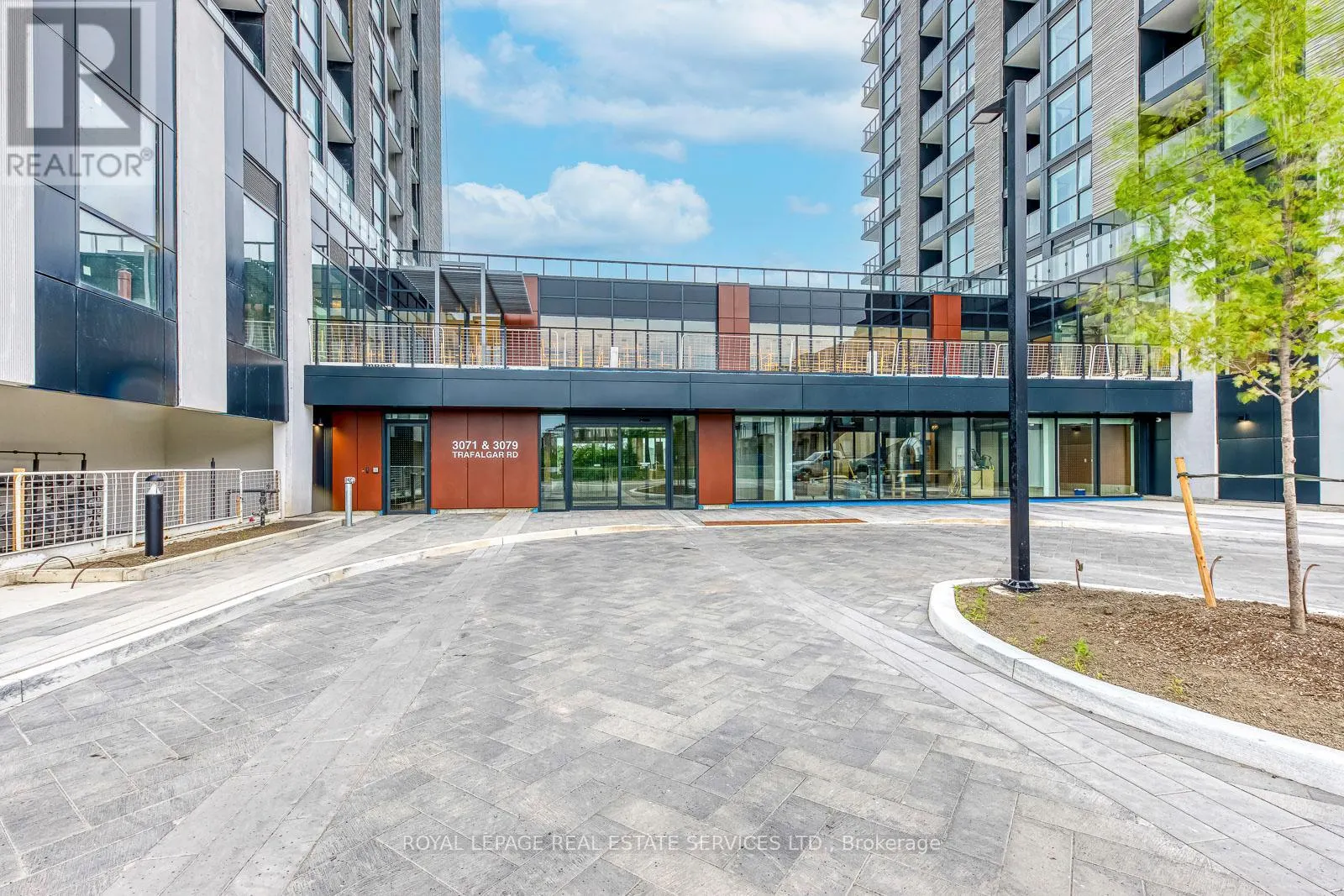 911 - 3079 TRAFALGAR ROAD