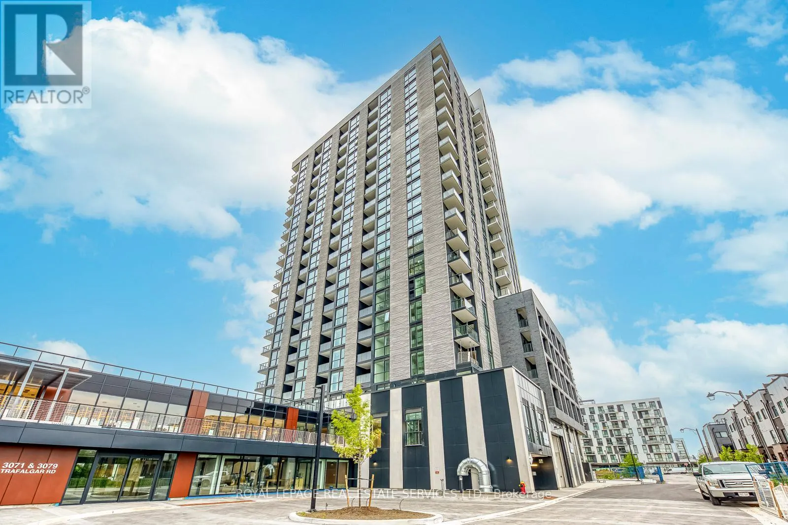 911 - 3079 TRAFALGAR ROAD