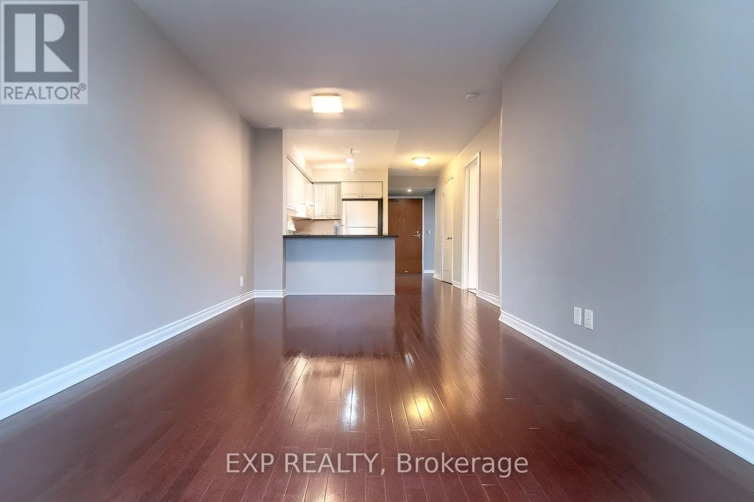 1907 - 33 ELM DRIVE W