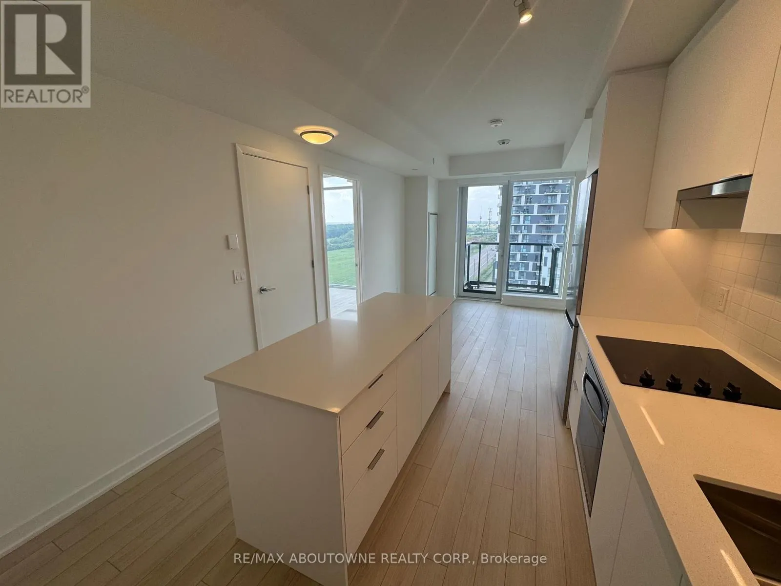 1204 - 3079 TRAFALGAR ROAD