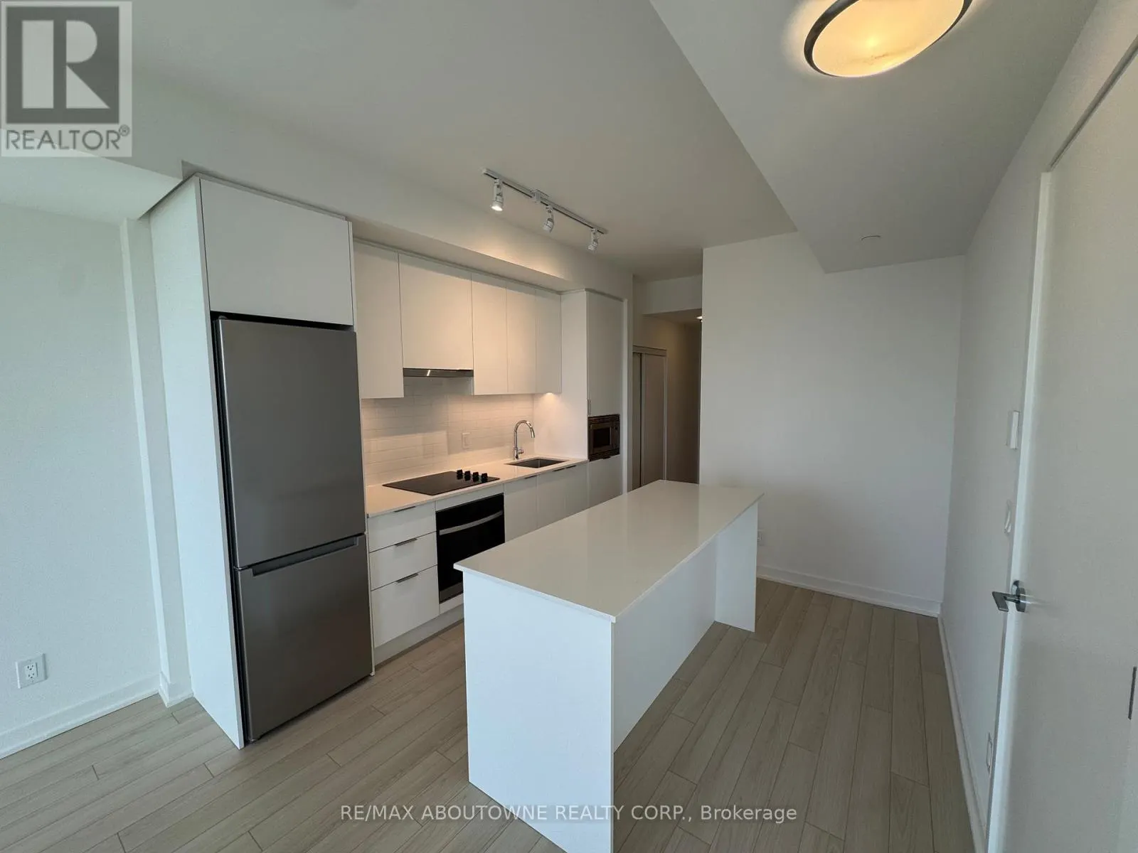 1204 - 3079 TRAFALGAR ROAD